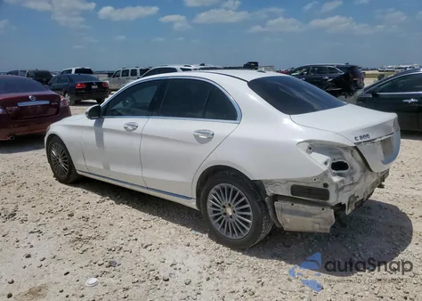 2016 Mercedes-Benz C 300 из США, поврежденный, VIN 55SWF4JBXGU097962